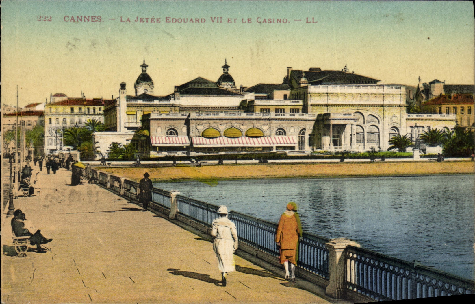 VINTAGE POSTCARD Cannes the pier of Edouard VII and the casino