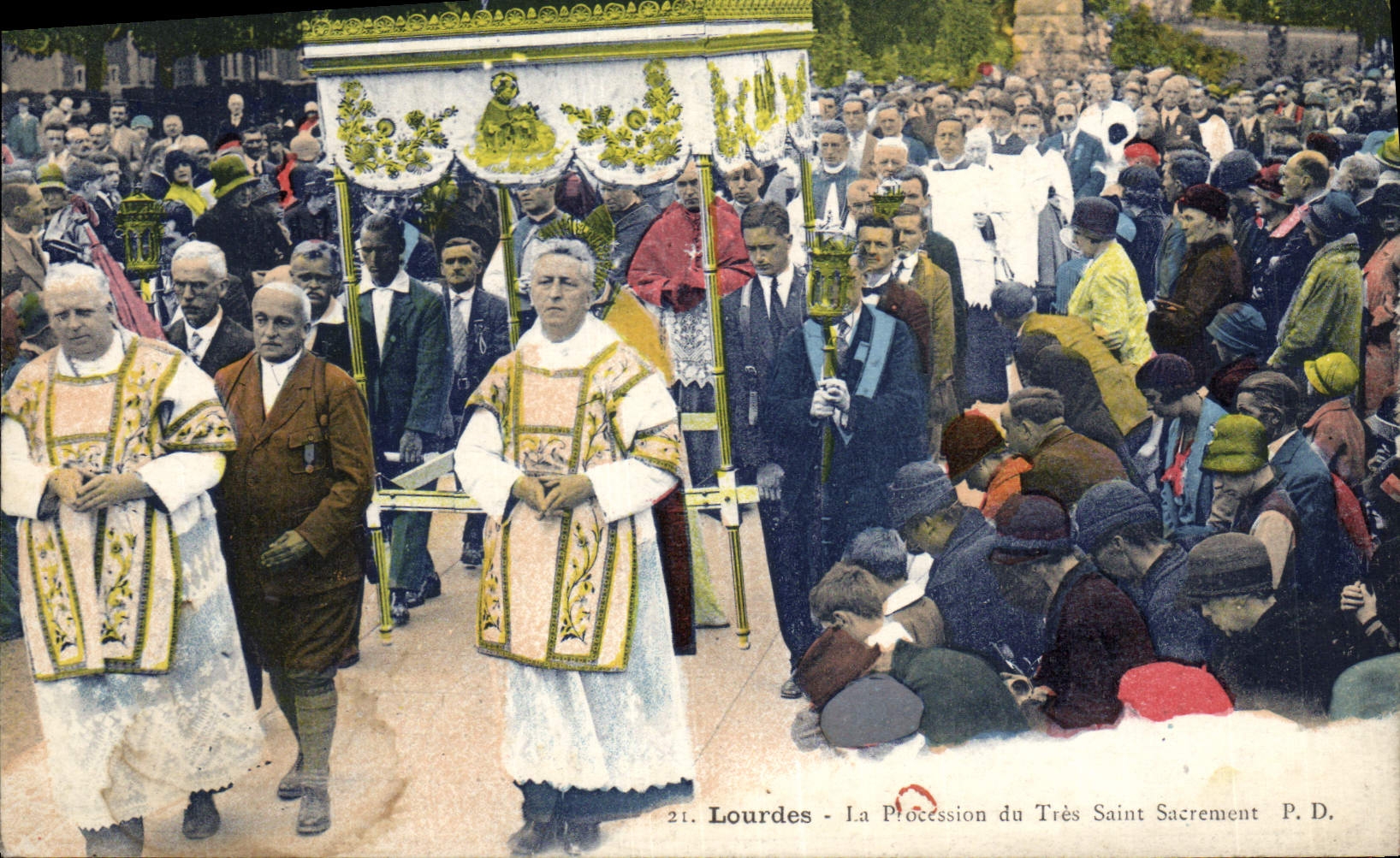 VINTAGE POSTCARD Heavy the Procession of the Very Blessed Sacrament