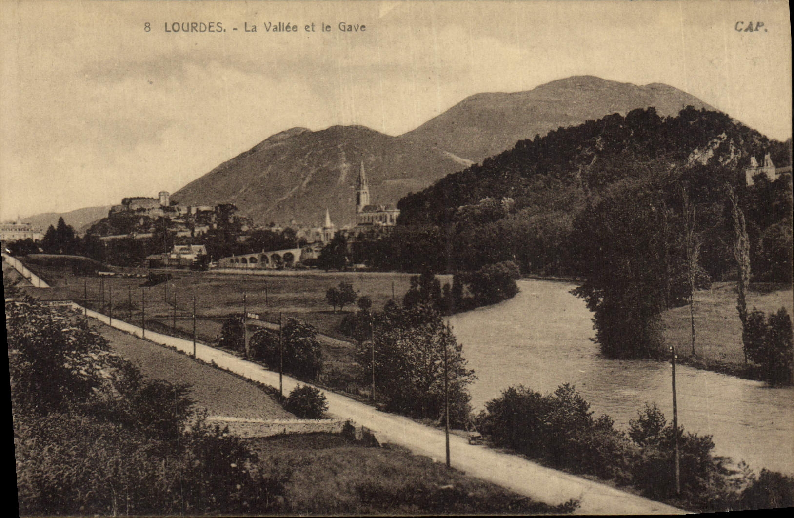 VINTAGE POSTCARD Heavy the Valley and Gave