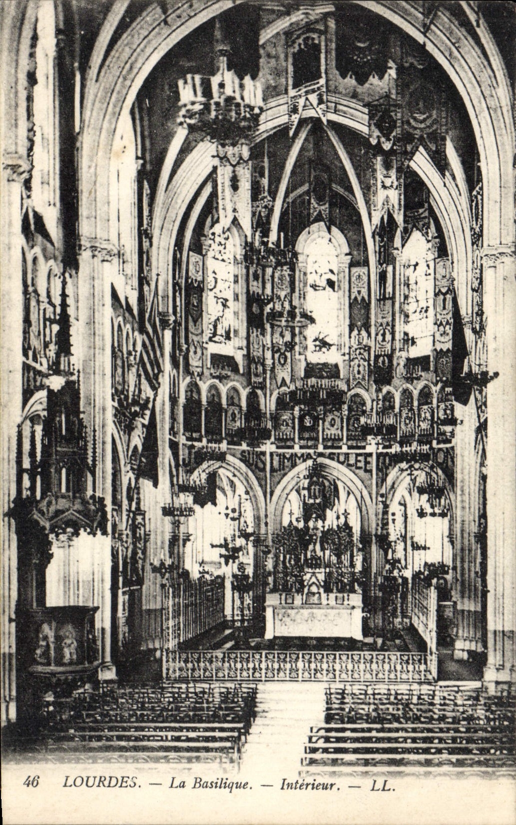 VINTAGE POSTCARD Heavy the Basilica Interior