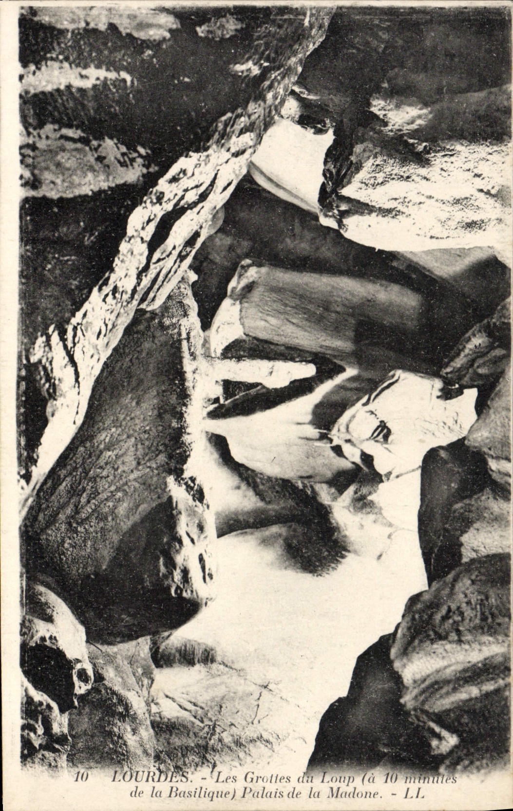 VINTAGE POSTCARD Heavy Caves of the Wolf palate of the Madonna
