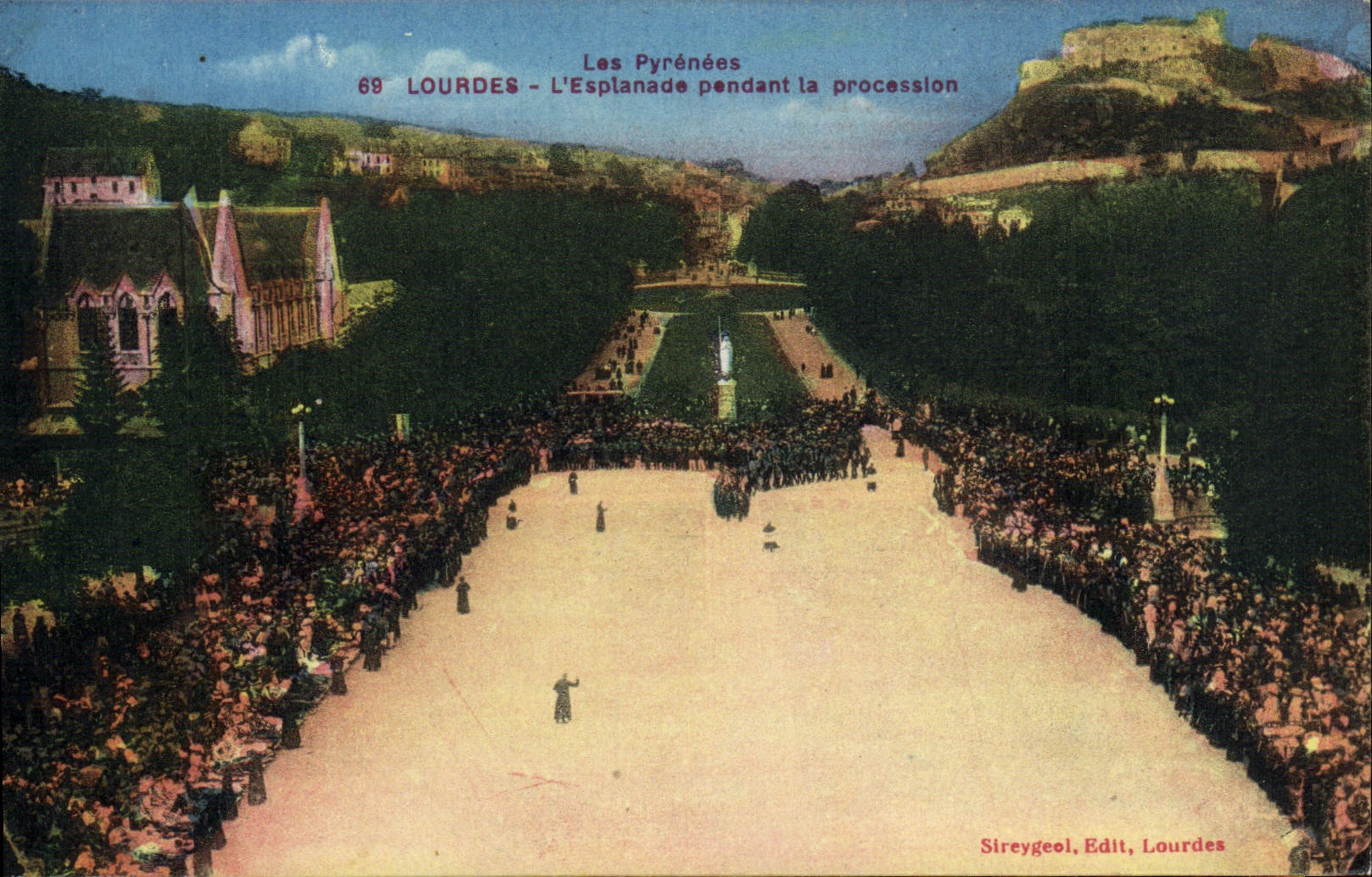 VINTAGE POSTCARD Heavy the Esplanade During the Procession