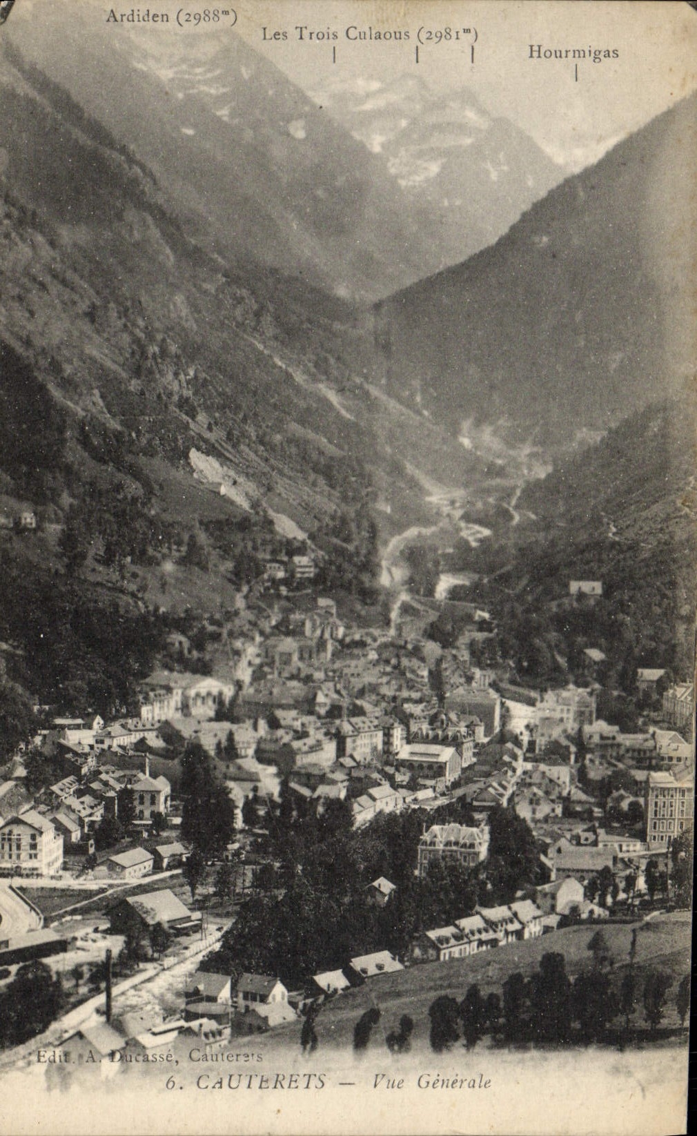 CPA Cauterets Vue generale