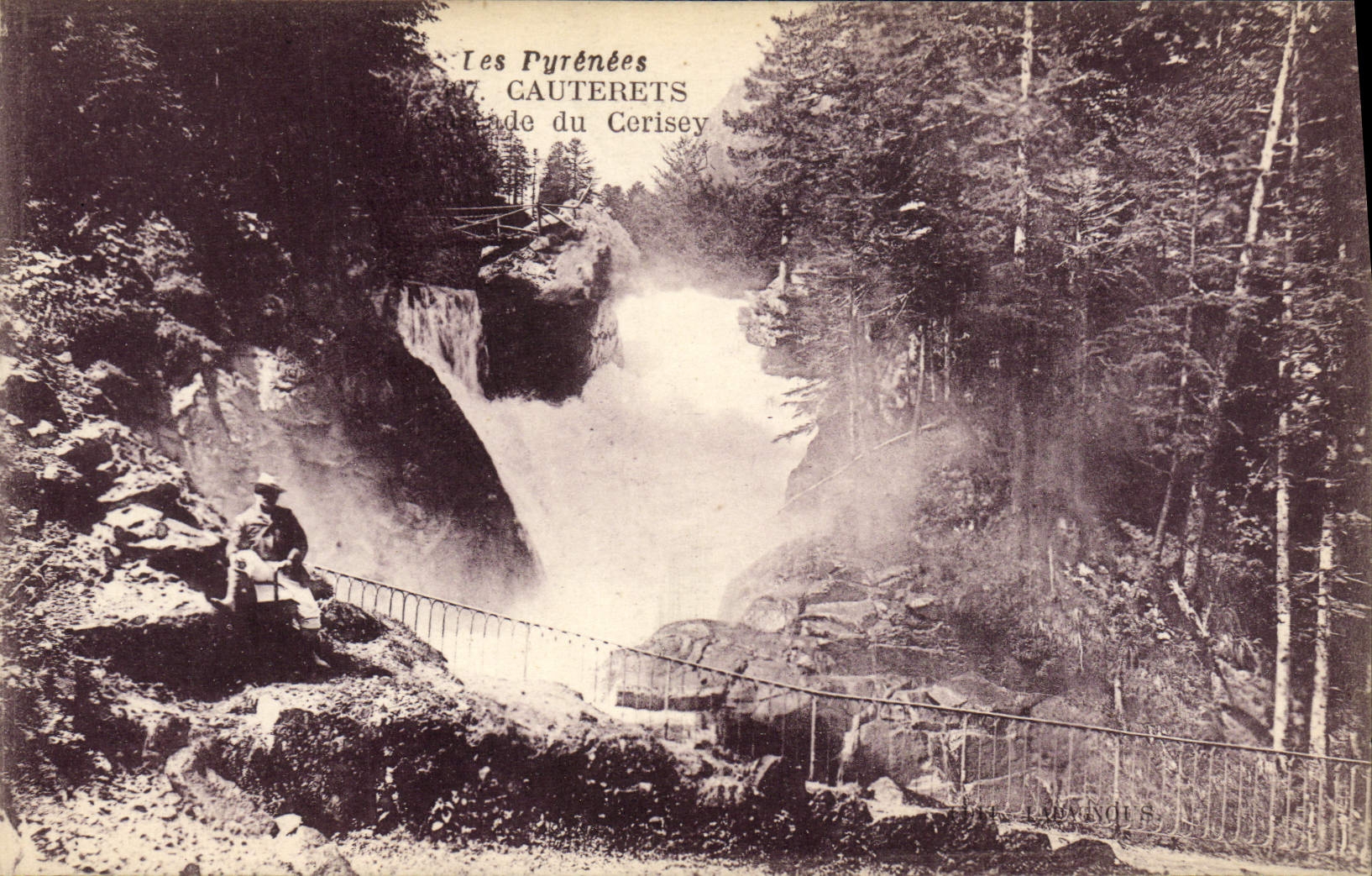 CPA Cauterets Cascade Du Cerisey