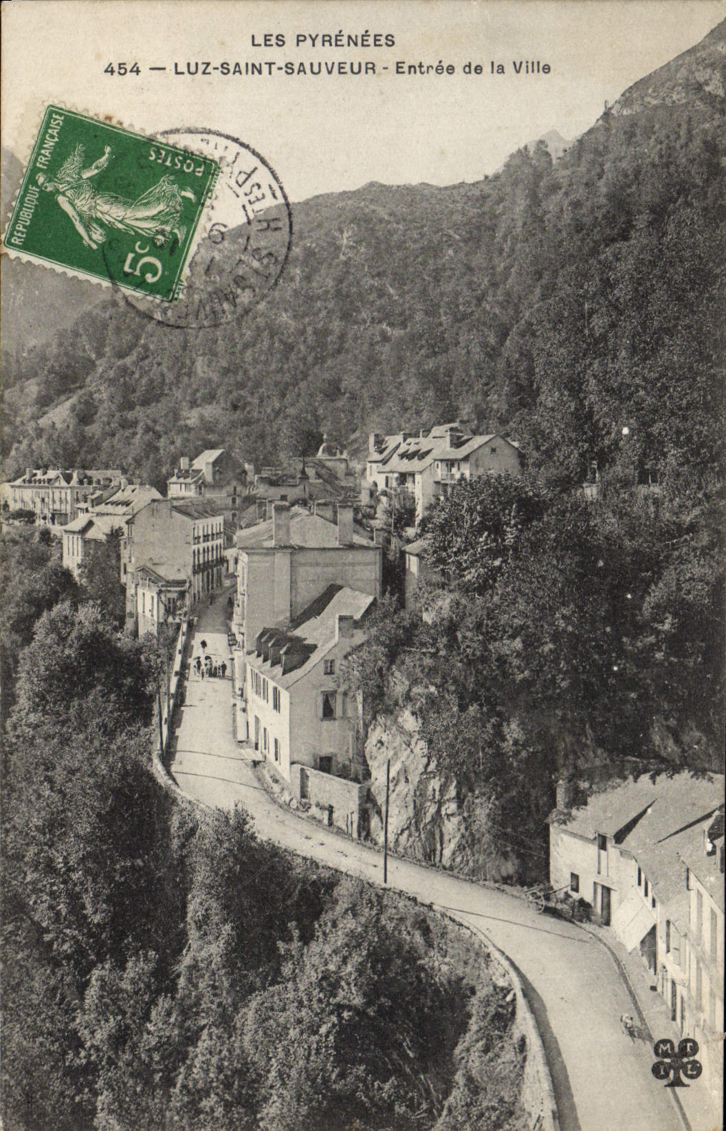 CPA Luz Saint Sauveur Entree de la Ville