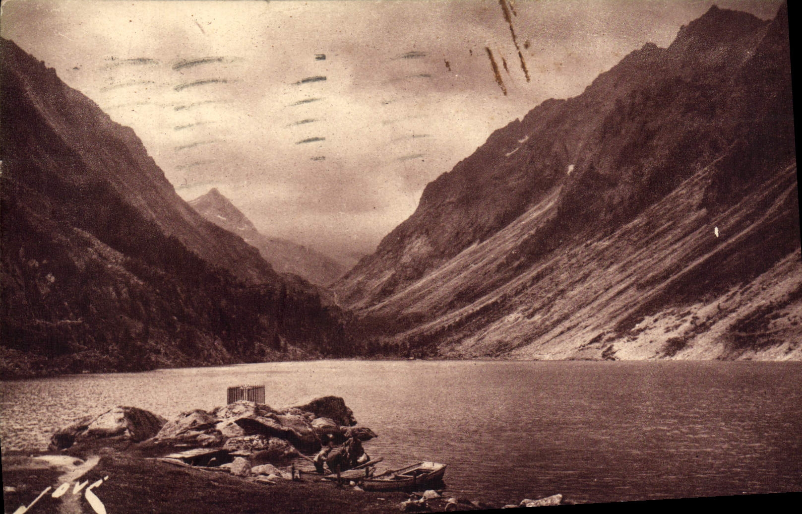 CPA Cauterets Le lac de Gaube 