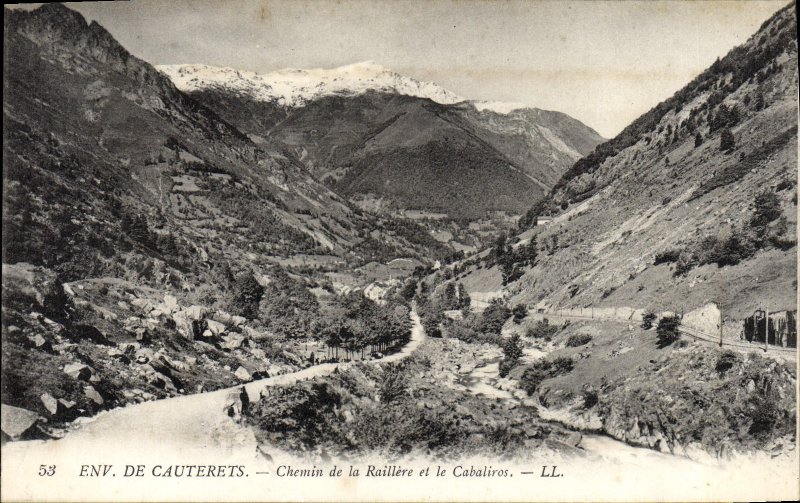CPA Environs de Cauterets Chemin de la Raillere et le Cabaliros