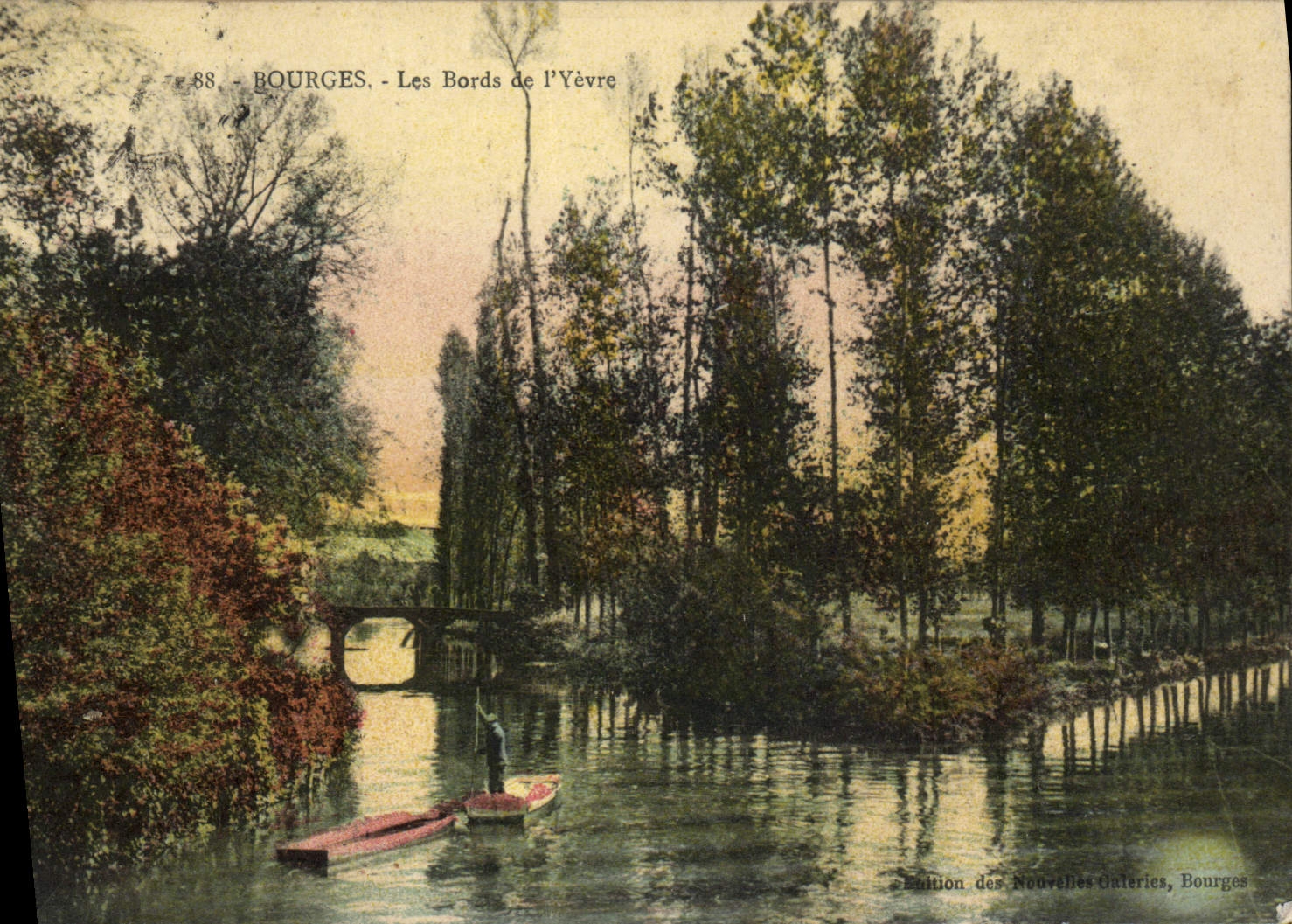 Bordes de Bourges de la POSTAL de la VENDIMIA del barco del barco de Yevre