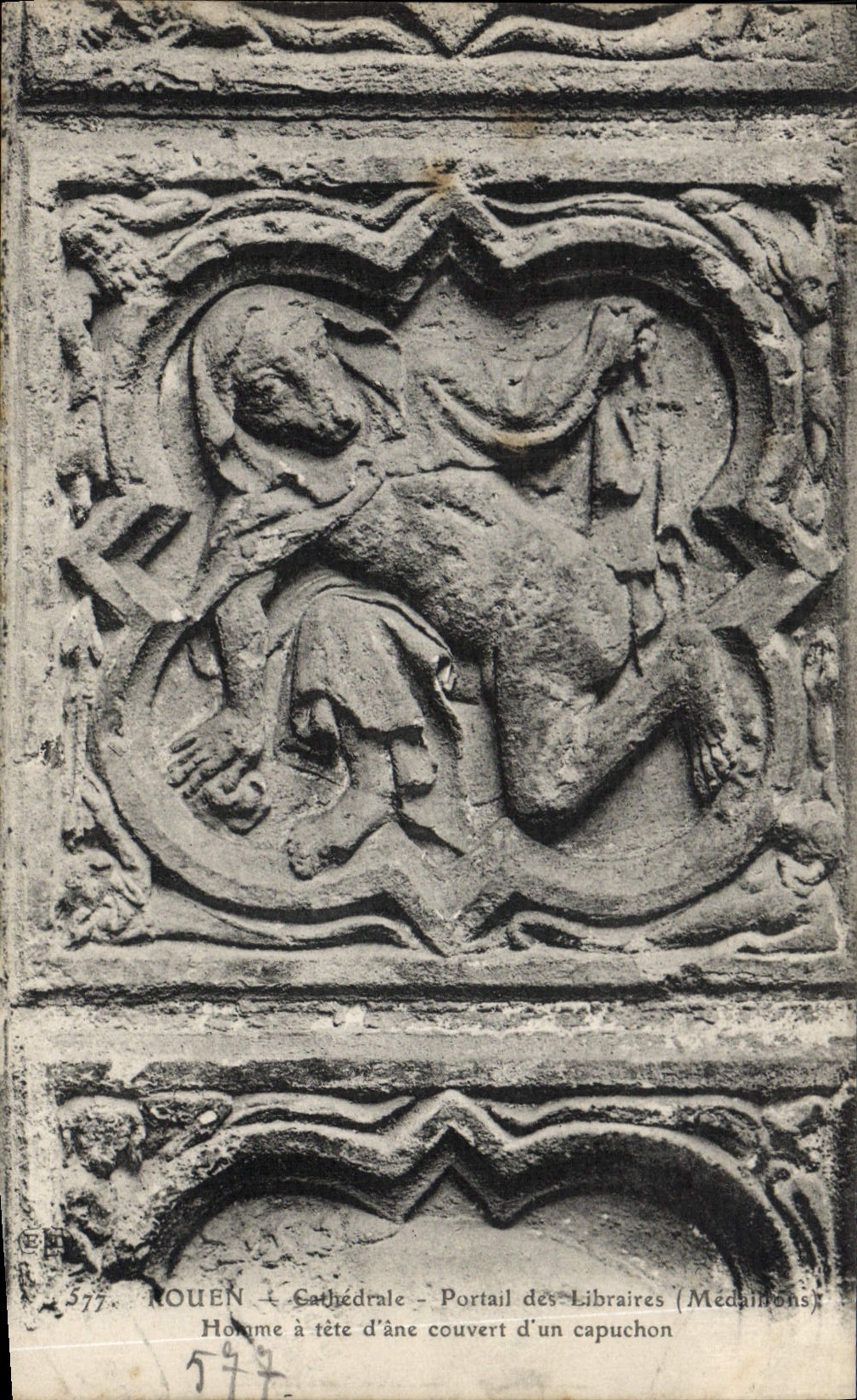 CPA Rouen La Cathedrale Portail des Libraires Medaillons Homme a tete d'ane couvert d'un capuchon