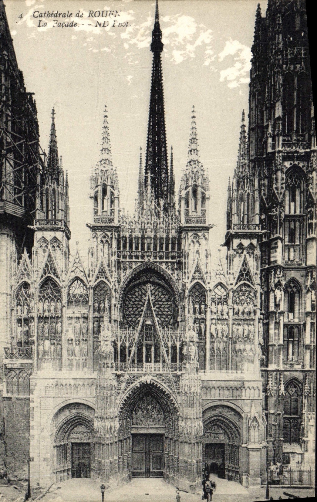 VINTAGE POSTCARD Rouen the Cathedral the frontage