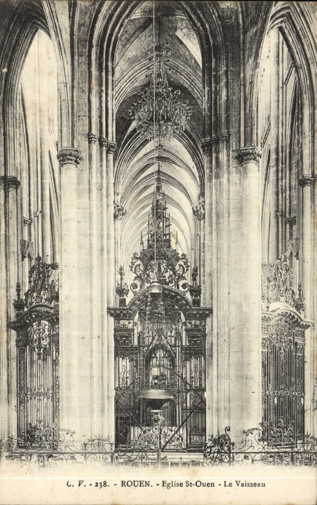 CPA Rouen Eglise St Ouen Le vaisseau