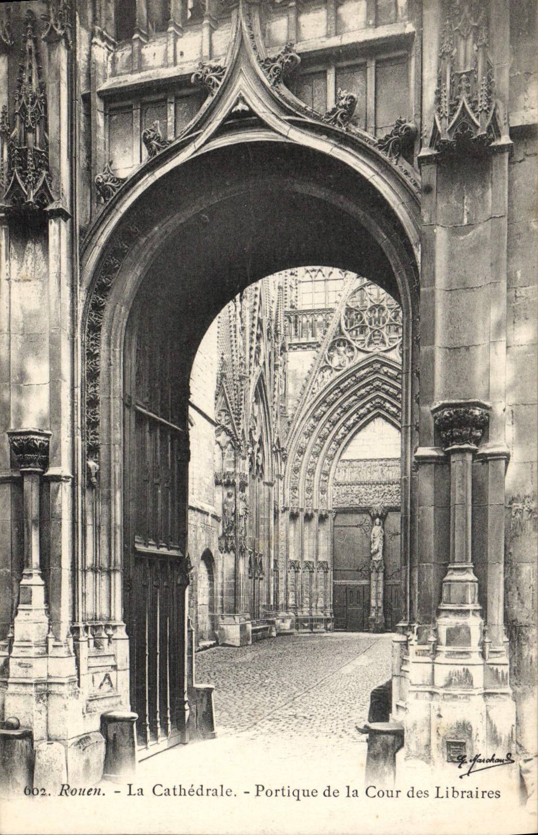 CPA Rouen La Cathedrale Portique de la Cour des Libraires