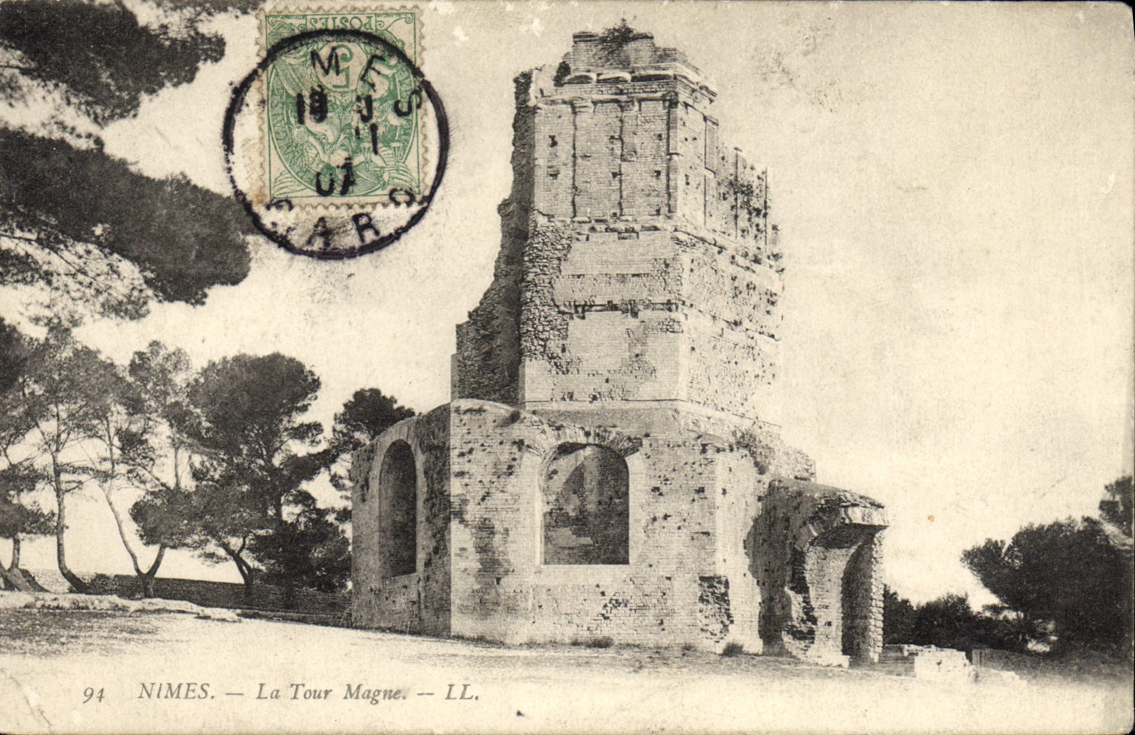 CPA Nimes La Tour Magne