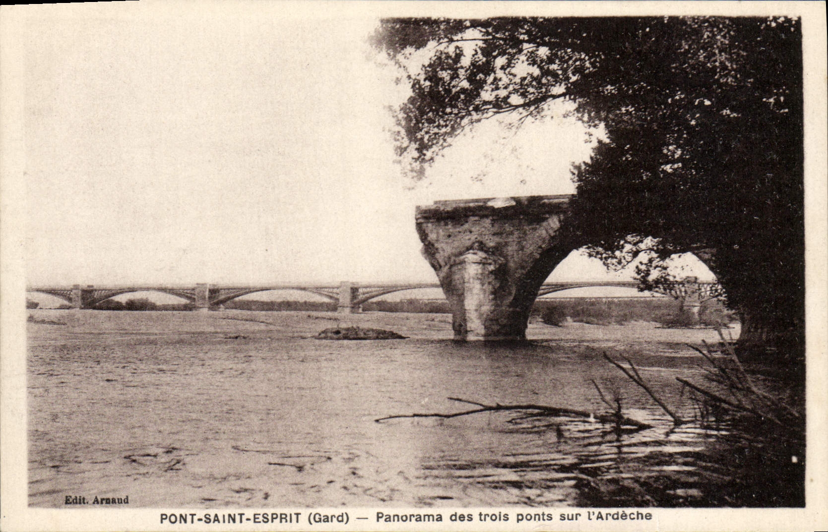 CPA Pont Saint Espri Panorama des Trois ponts sur l'Ardeche
