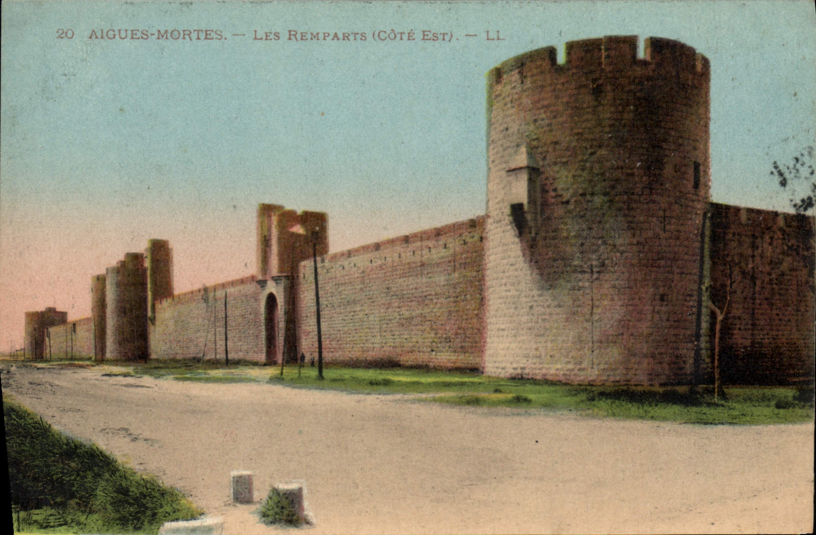 CPA Aigues Mortes Les Remparts