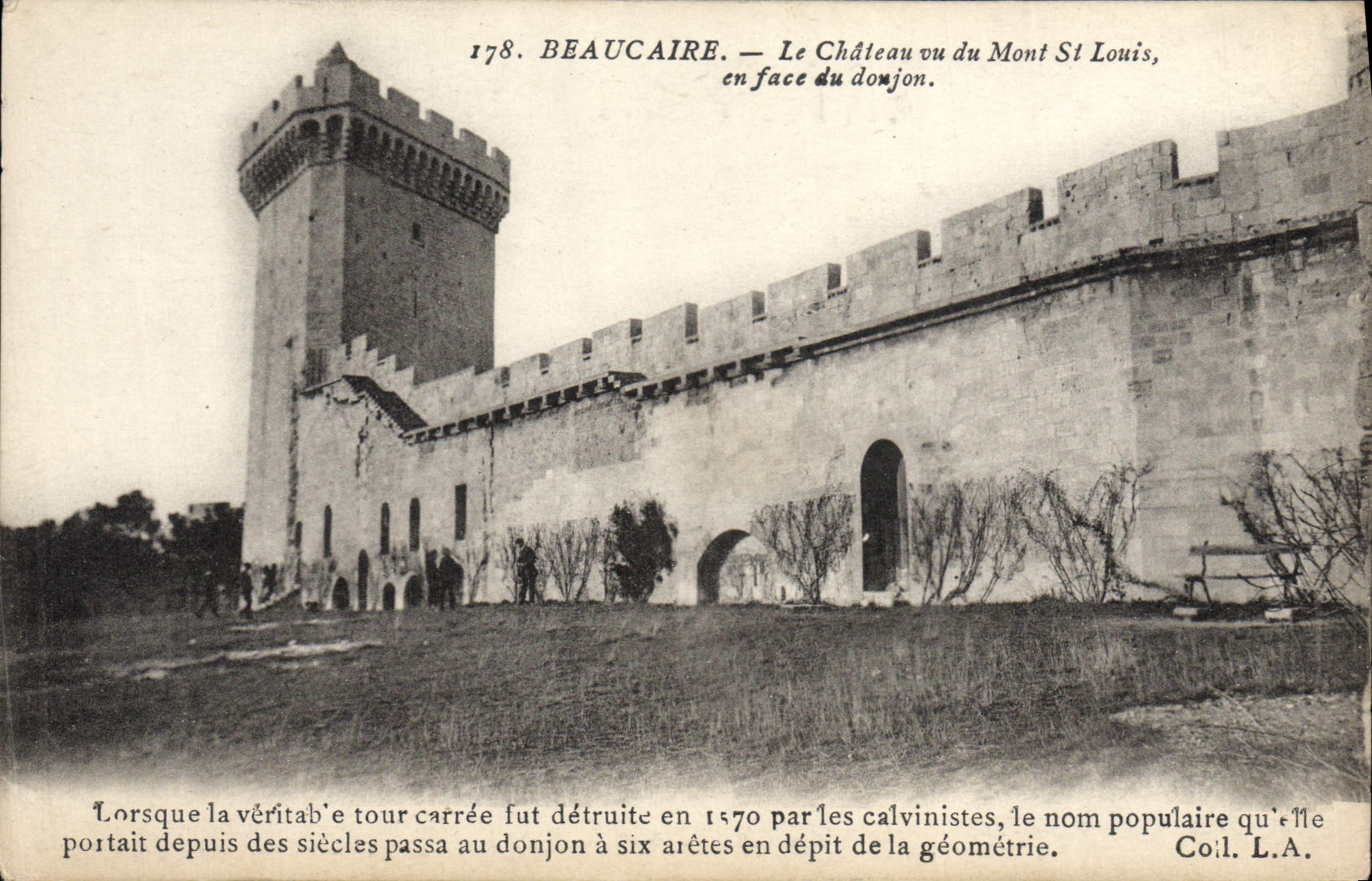 VINTAGE POSTCARD Beaucaire the Castle seen of Mont Saint the Louis opposite the keep