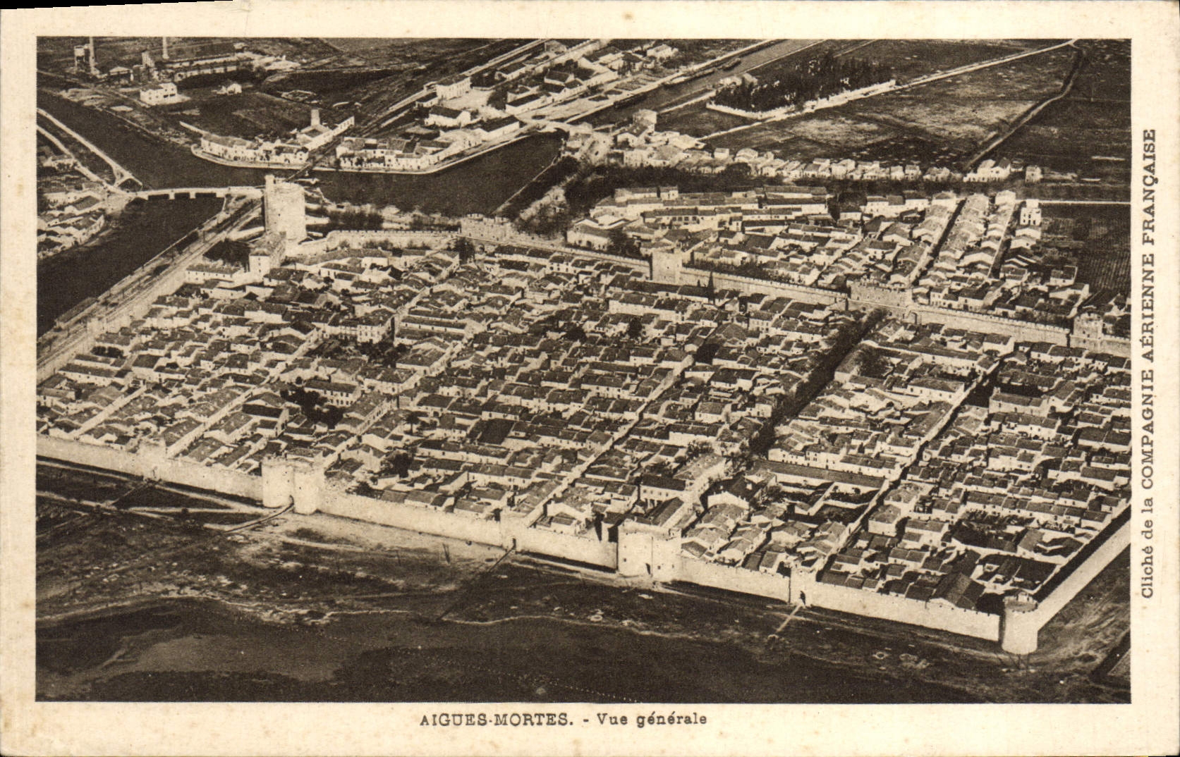 CPA Aigues Mortes Vue Generale