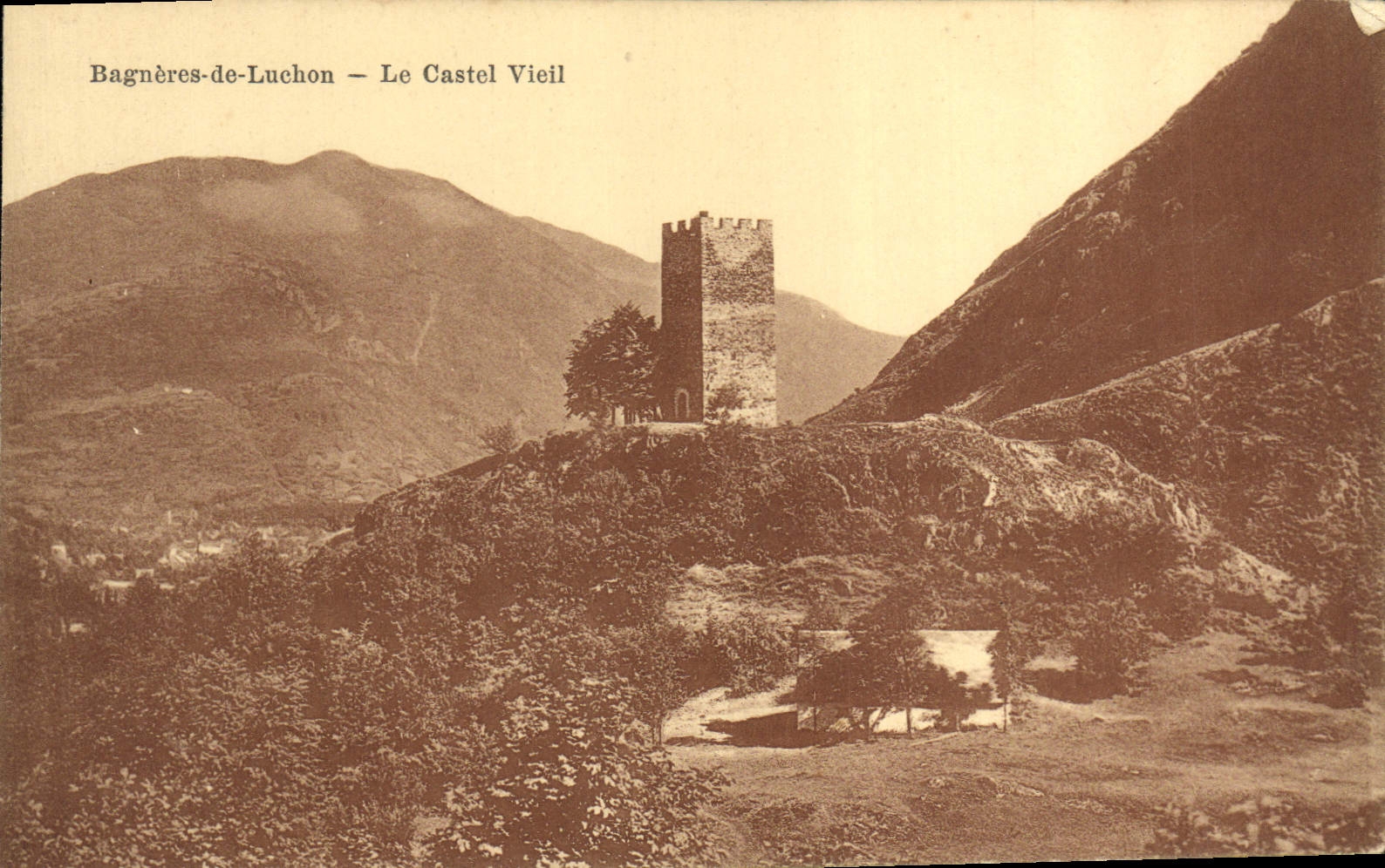 VINTAGE POSTCARD Bagneres de Luchon Old Manor house