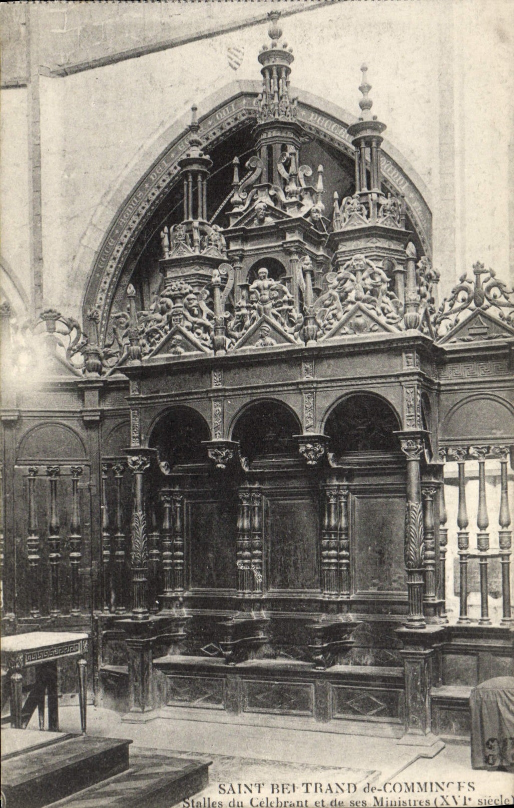 VINTAGE POSTCARD Holy Bertrand de Comminges Stalls of Celebrating and its Ministers