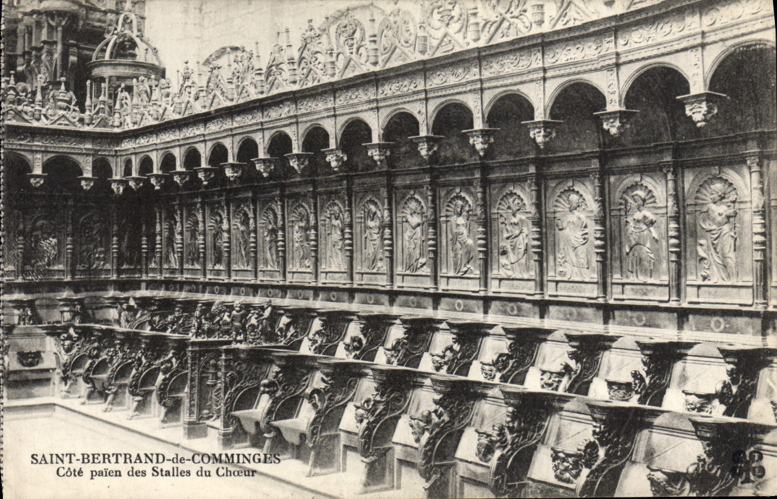 VINTAGE POSTCARD Saint Bertrand de Comminges Dimensions pagan stalls of the chorus
