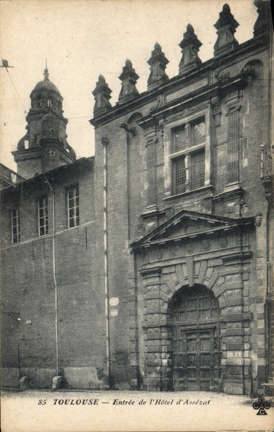 CPA Toulouse Entree de L'Hotel d'Assezaf