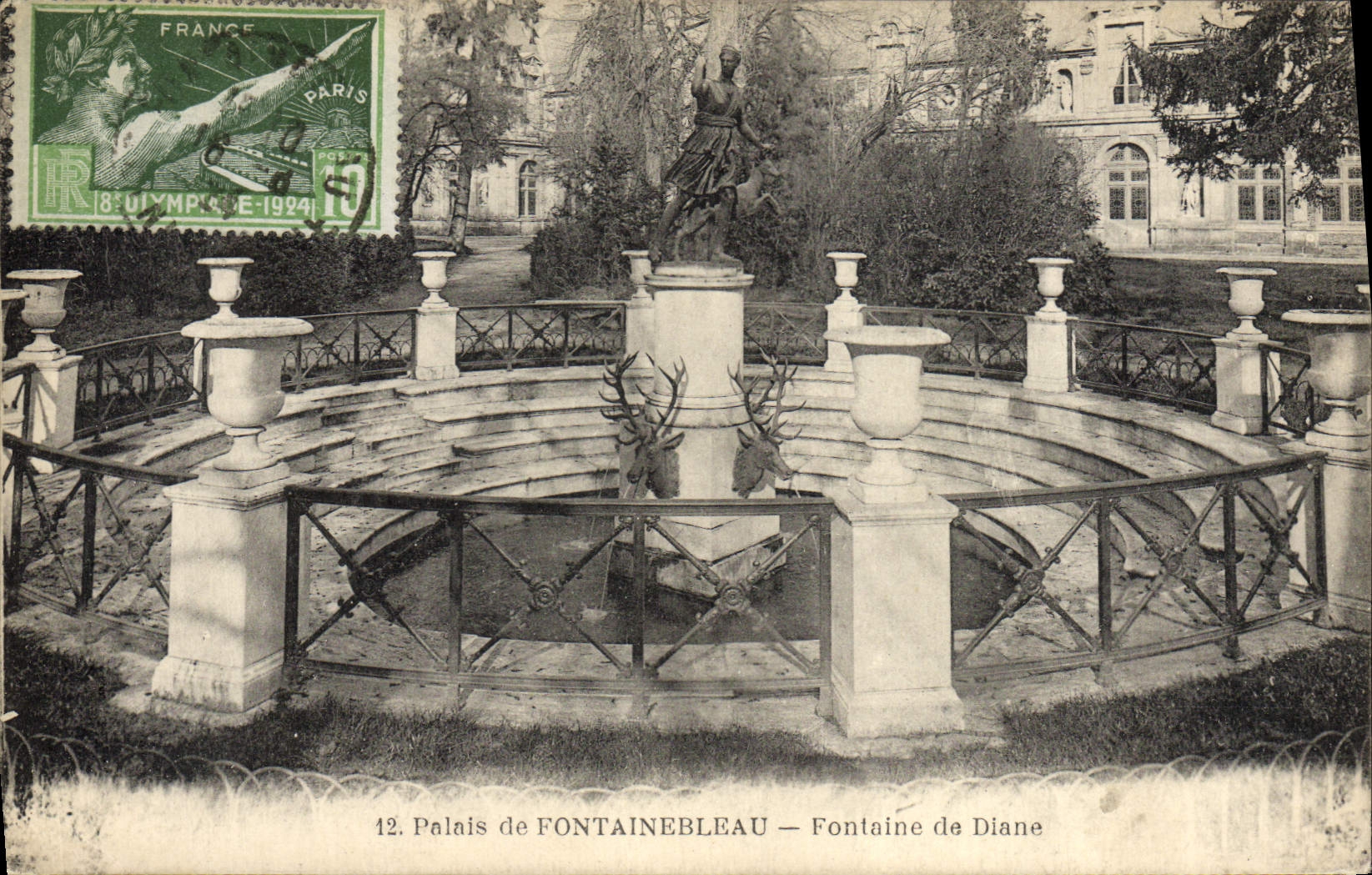 VINTAGE POSTCARD Palate of Fontainebleau Fountain of Diane