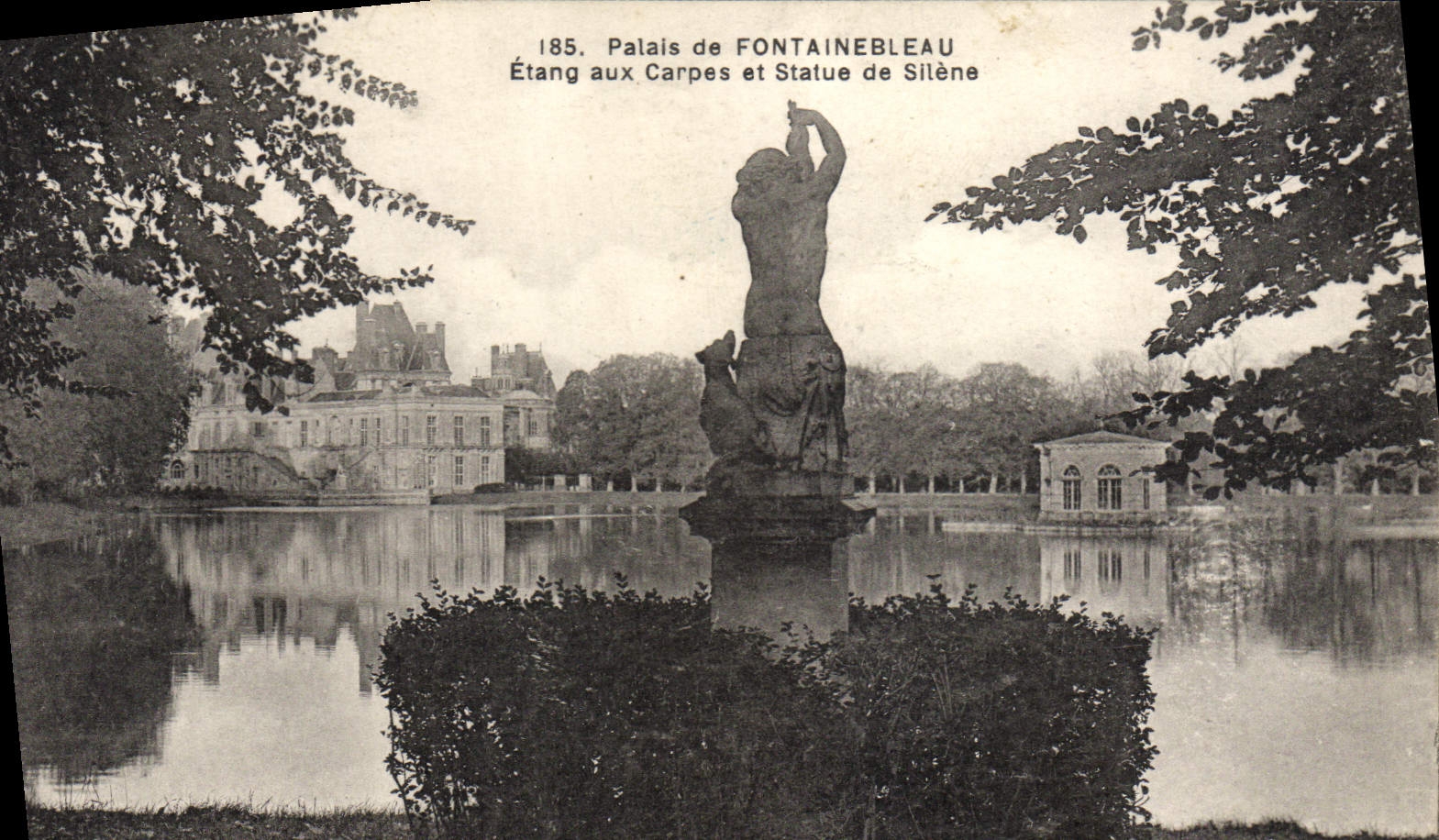 VINTAGE POSTCARD Palate De Fontainebleau Pond with Carps and Statue of Silene