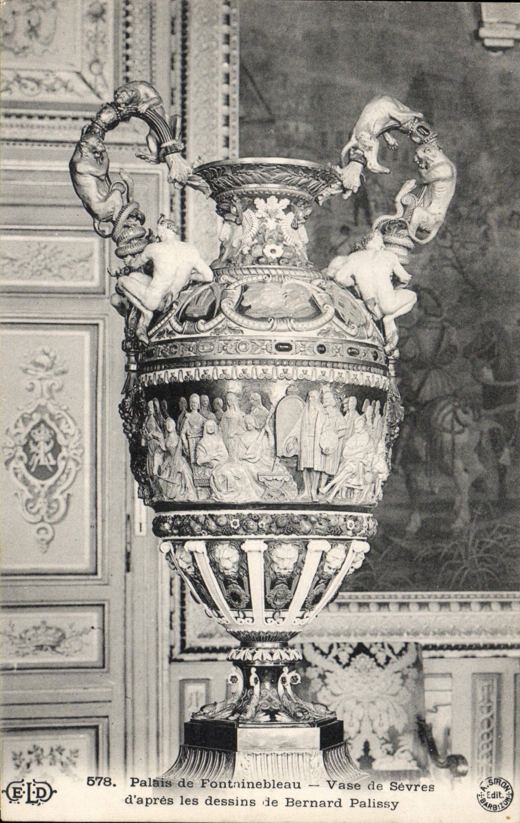 CPA Palais de Fontainebleau Vase de Sevres d'apres les dessins de Bernard Palissy
