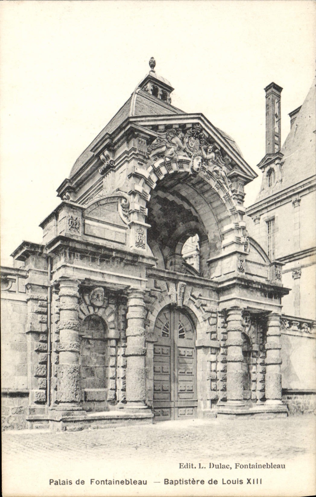 VINTAGE POSTCARD Palate of Fontainebleau Baptistry of Louis XIII