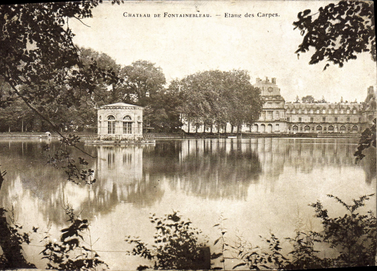 CPA Chateau De Fontainebleau Etang des Carpes