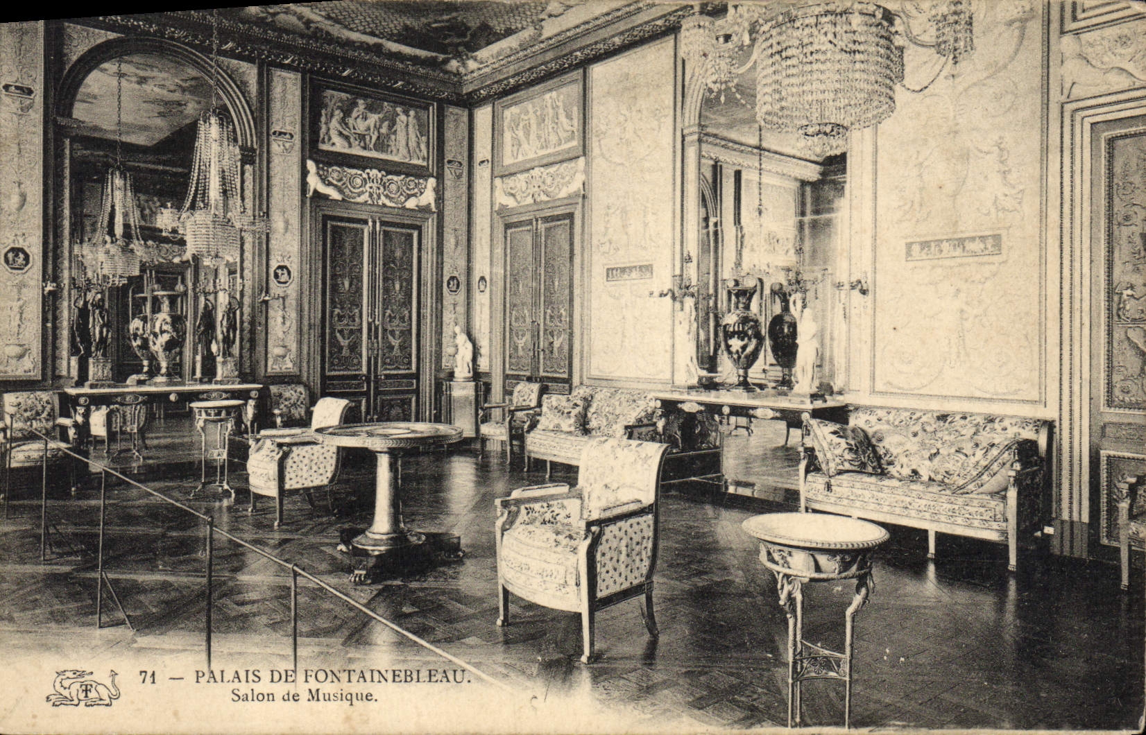 VINTAGE POSTCARD Palate De Fontainebleau Living room of Music