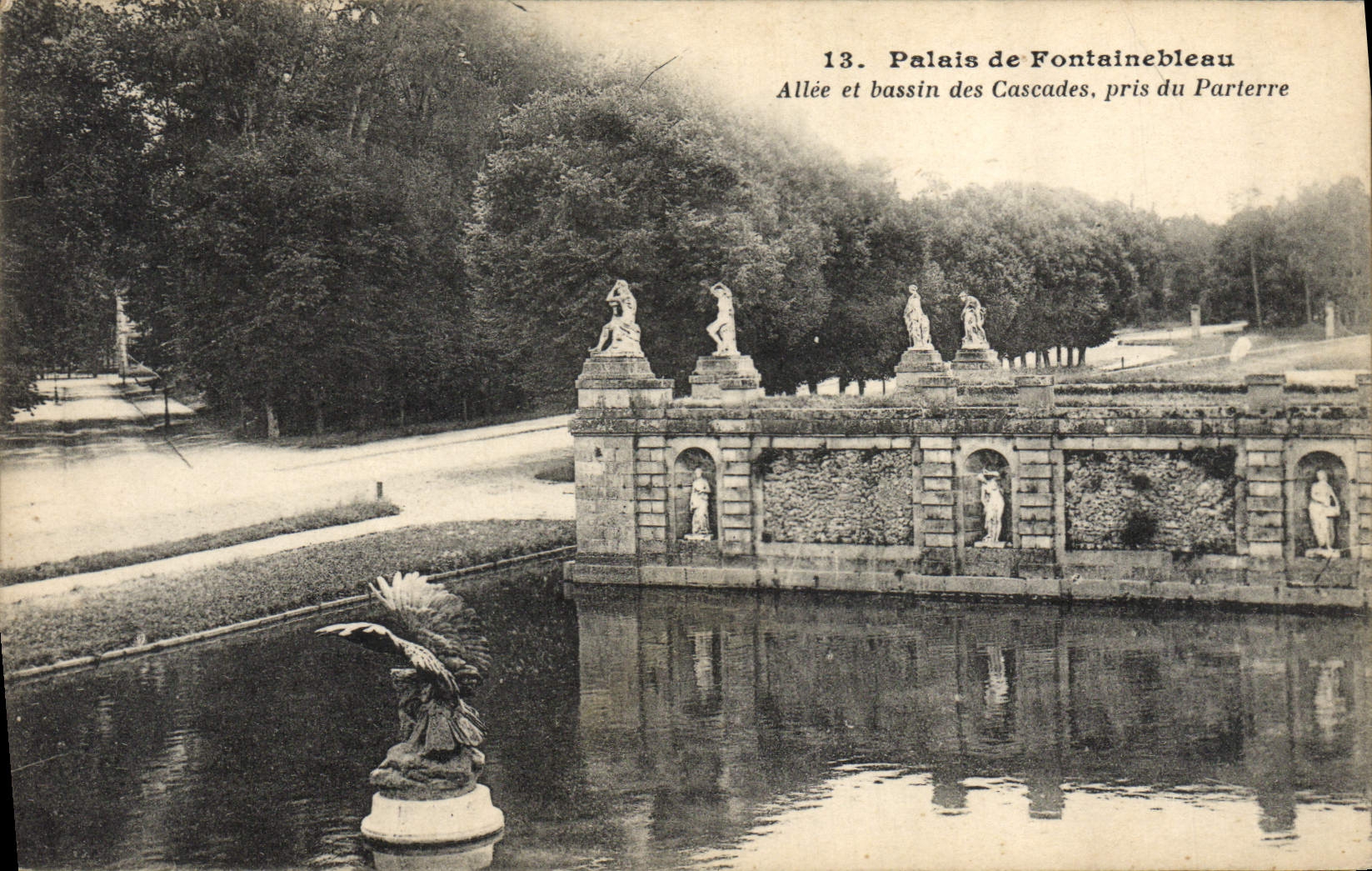 CPA Palais de Fontainebleau Allee et Bassin des Cascades Pris du Parterre