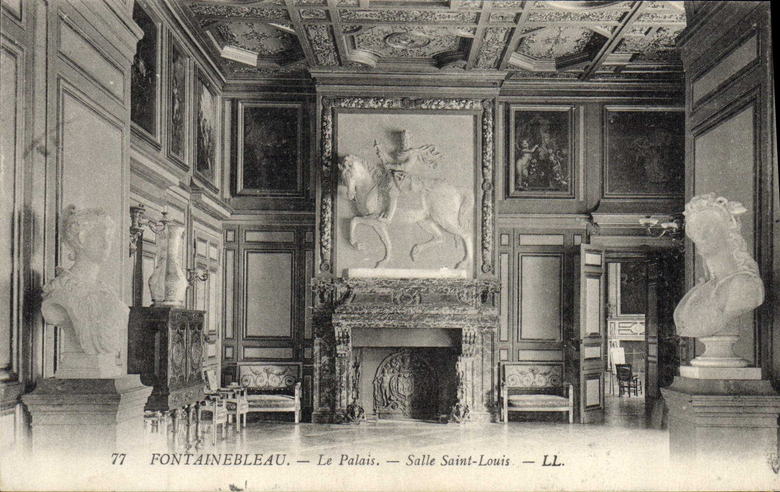 VINTAGE POSTCARD Fontainebleau the Palate Room Saint Louis