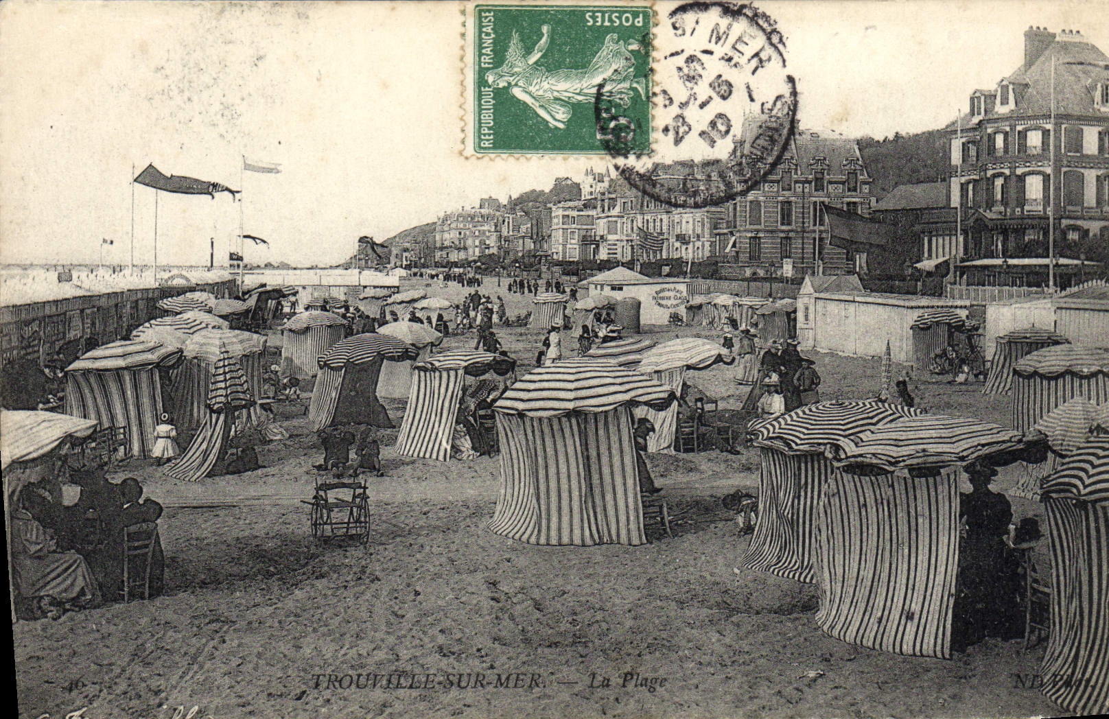 POSTAL Trouvile de la VENDIMIA en el mar la playa