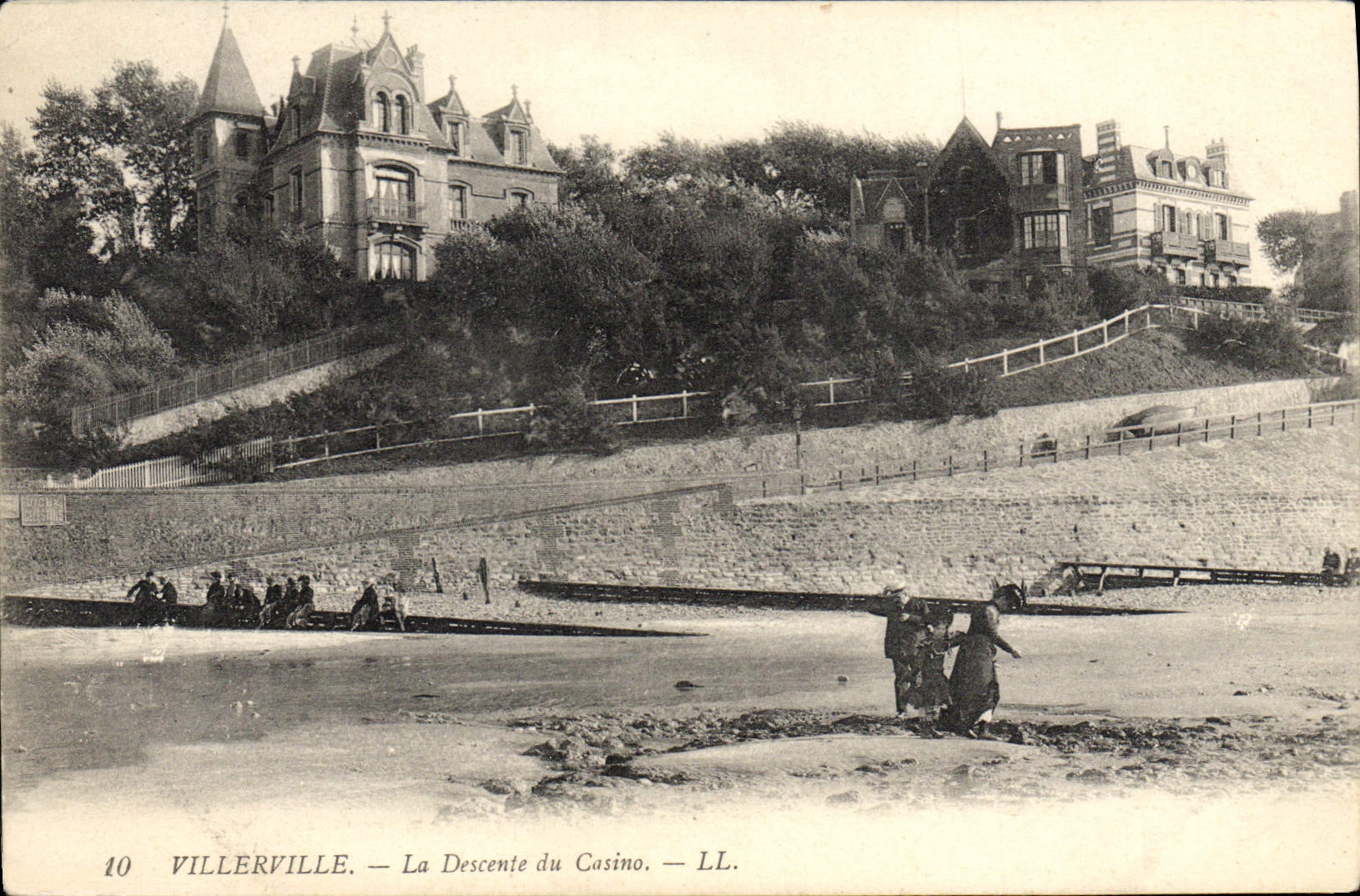 VINTAGE POSTCARD Villerville Descent of the Casino