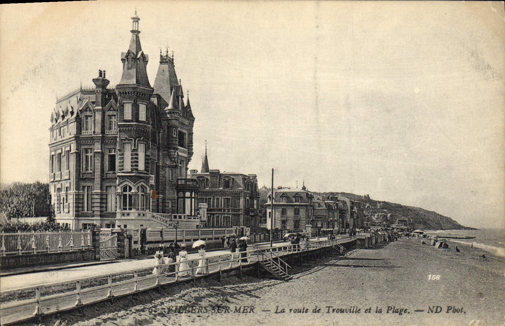 VINTAGE POSTCARD Villers on Sea the Road of Trouville and the Beach