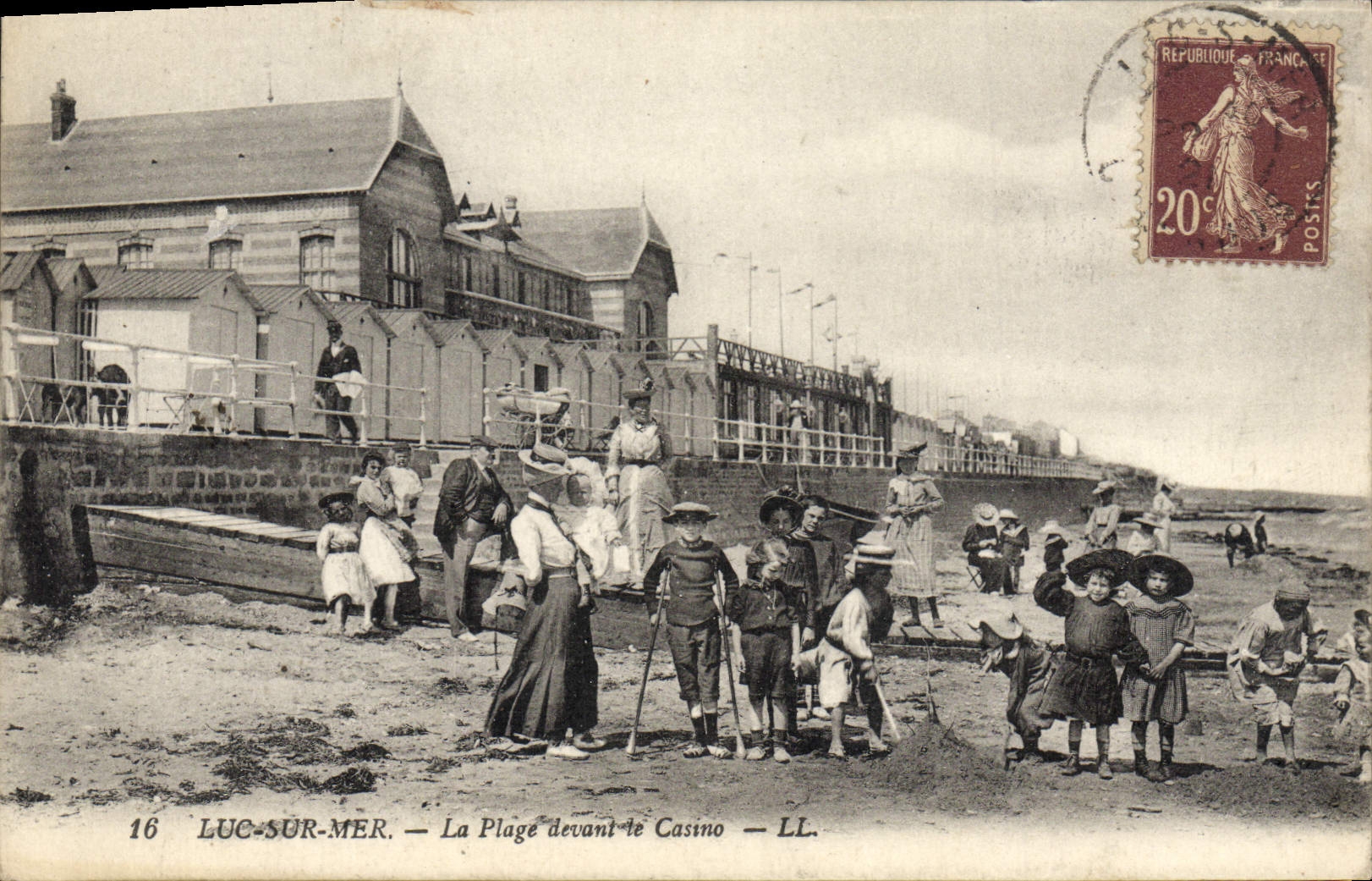 VINTAGE POSTCARD Luc on Sea the Beach in front of the Casino Children
