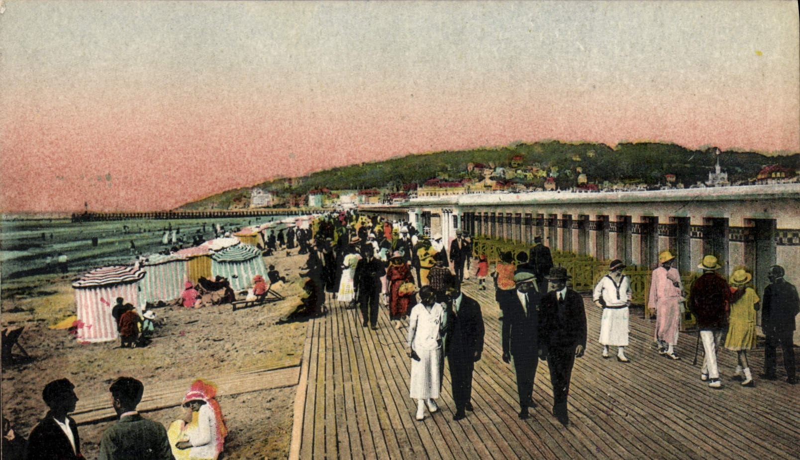 CPA Deauville Plage fleurie Les nouveaux bains La plage