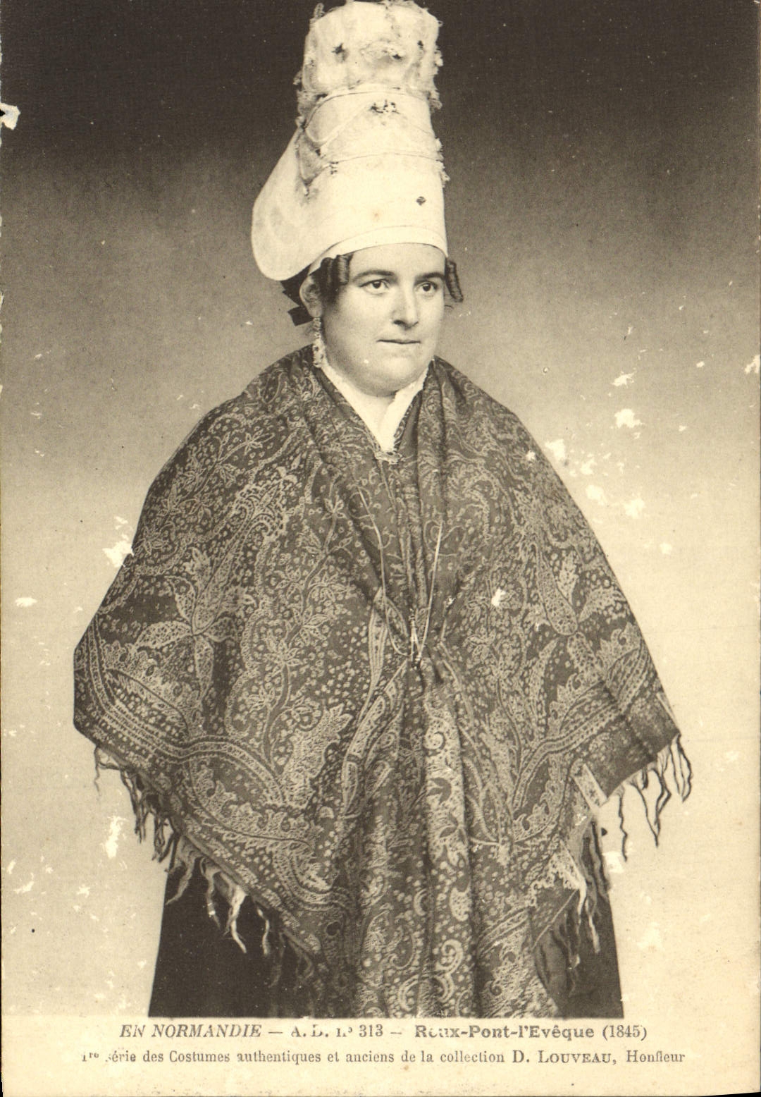 VINTAGE POSTCARD Russet-red Pont-l'Ev4eque cheese Woman Folklore