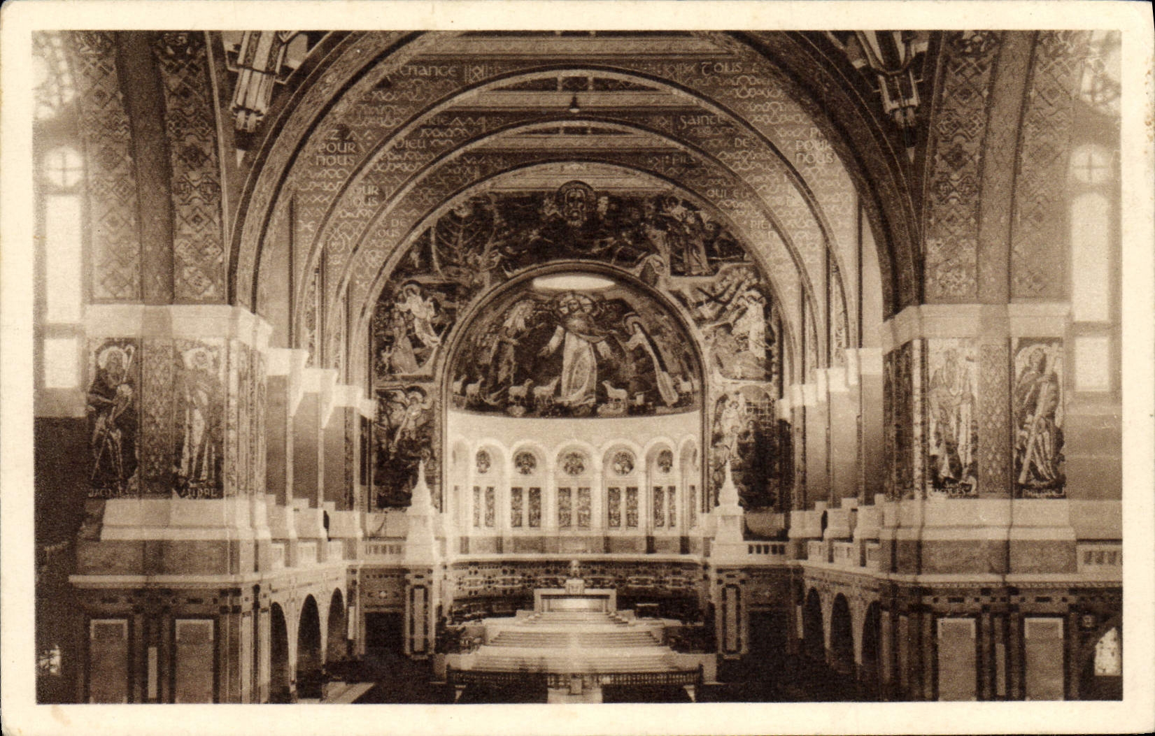 POSTAL de la VENDIMIA la basílica de una iglesia más alta del cuadro total de Lisieux