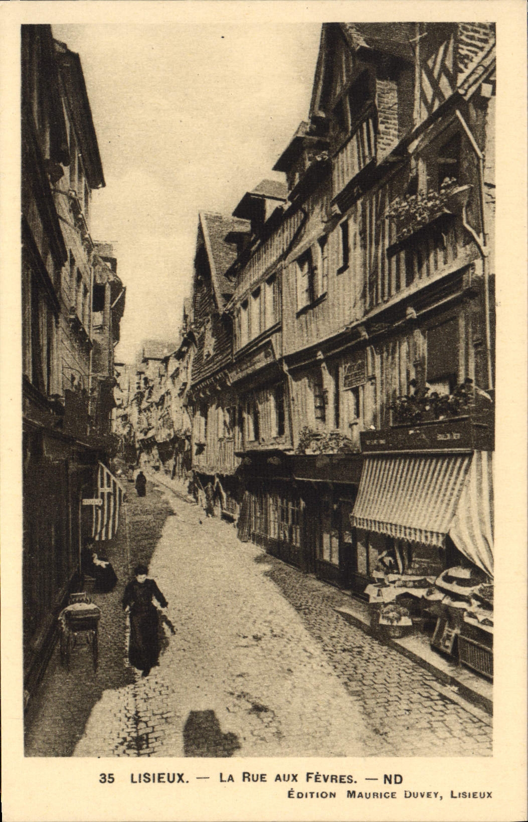 CPA Lisieux La Rue Aux Fevres 