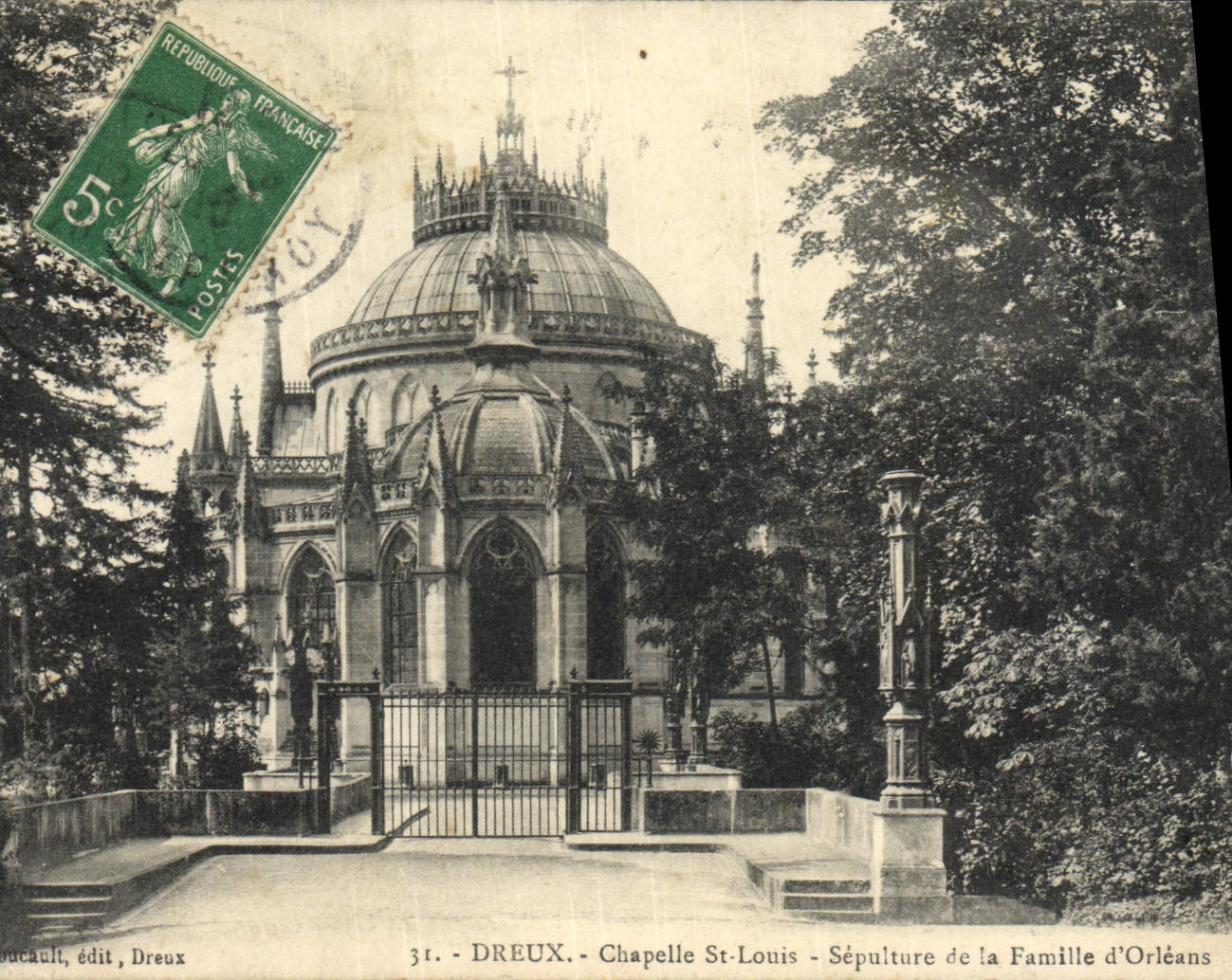 CPA Dreux Chapelle St Louis Sepulture de la famille d'Orleans 
