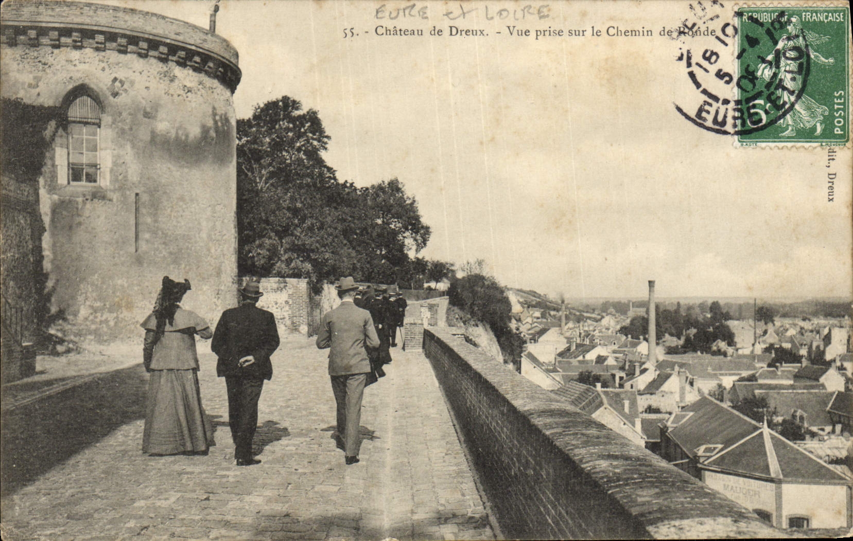 CPA Chateau de Dreux Vue prise sur le chemin de ronde