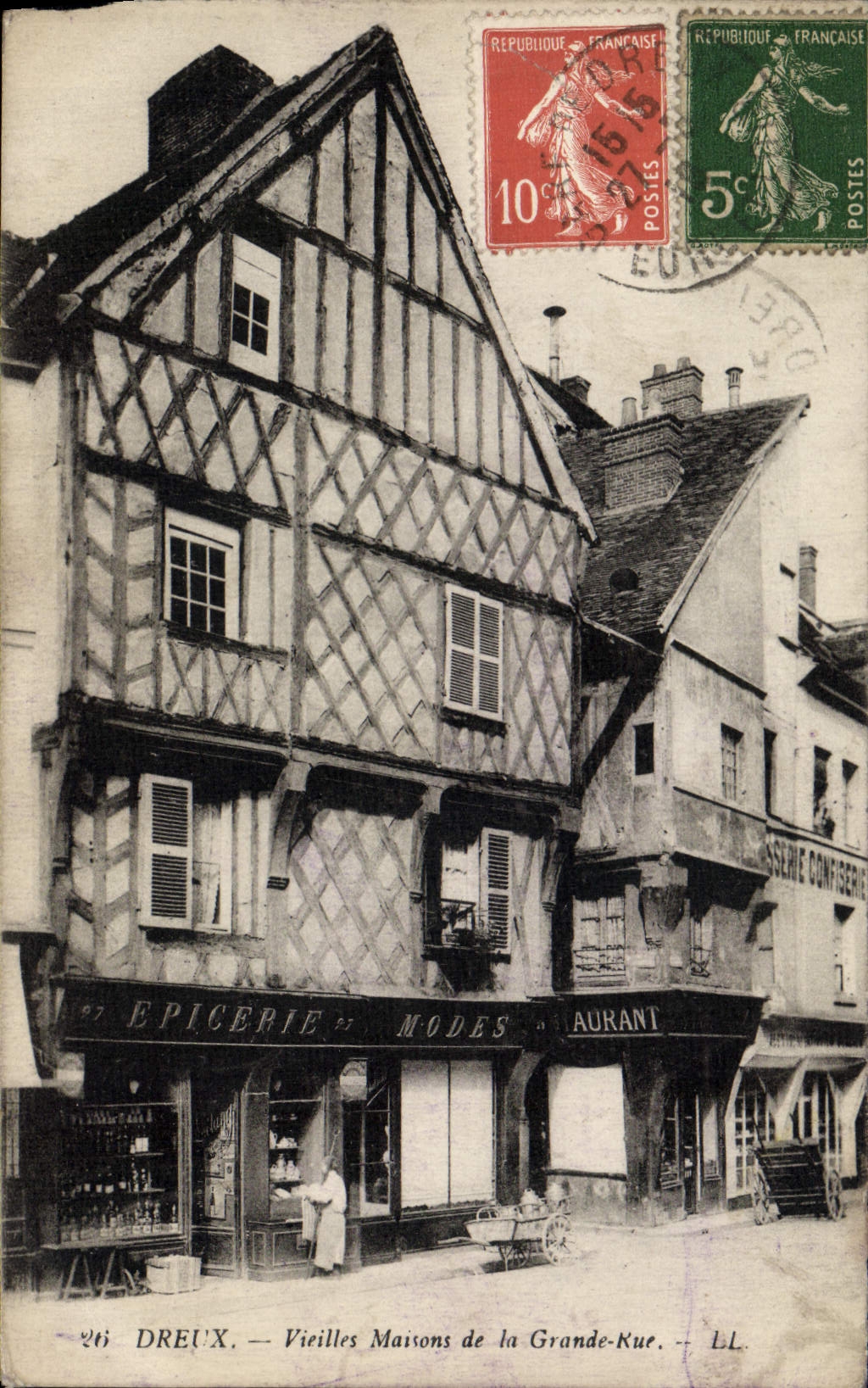 Casas de las mujeres mayores de Dreux de la POSTAL de la VENDIMIA de la calle principal