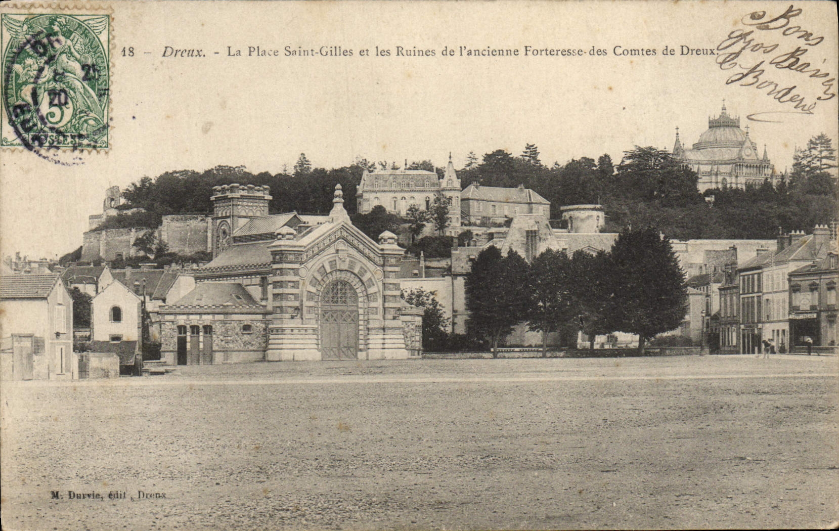 CPA Dreux La Place Saint Gilles et les Ruines de l'ancienne forteresse des comtes de Dreux