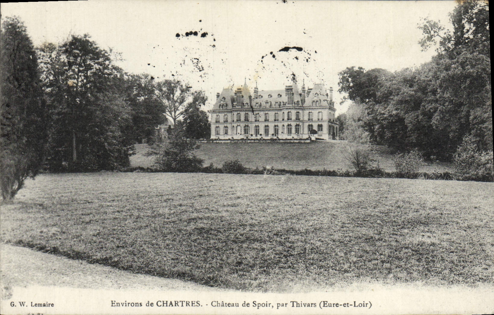 Alrededores de la POSTAL de la VENDIMIA del castillo de Chartres de Spoir de Thivars