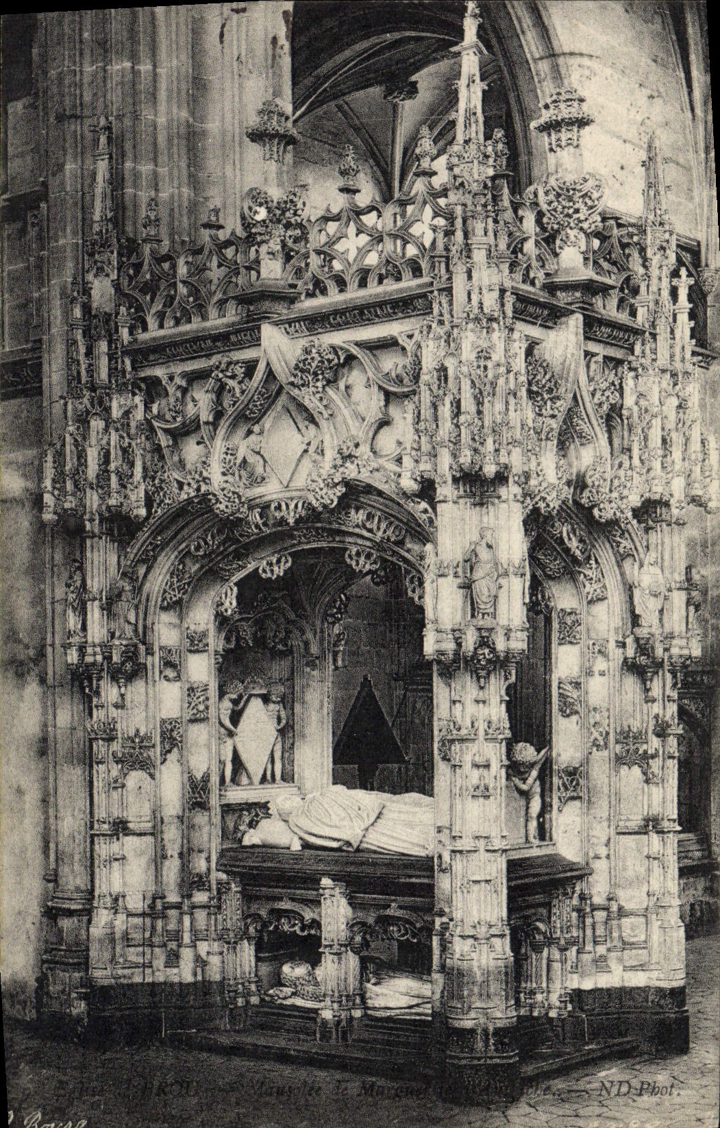 CPA Bourg Eglise de Brou