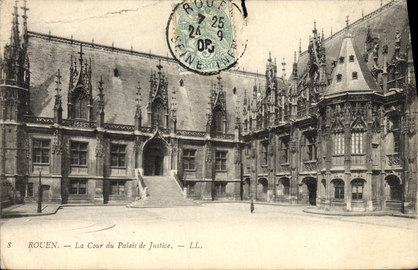 CPA Rouen La Cour du Palais de Justice 