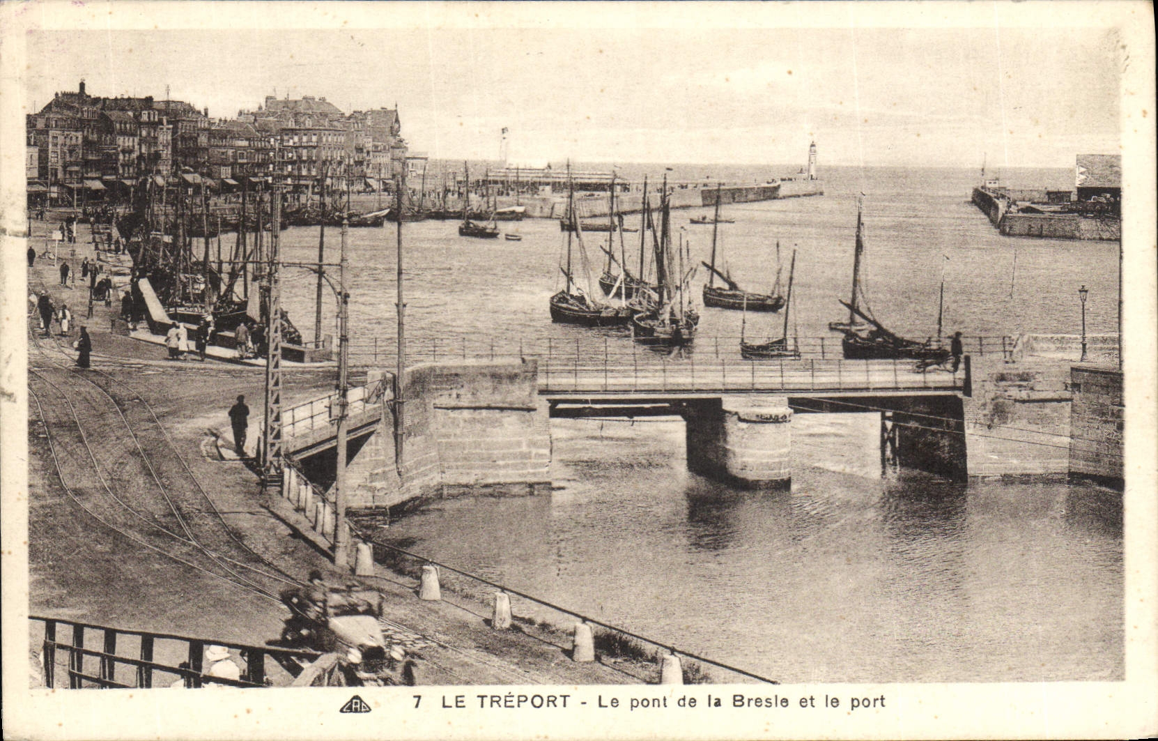 POSTAL Treport de la VENDIMIA el puente de Bresle y del coche portuario de los barcos