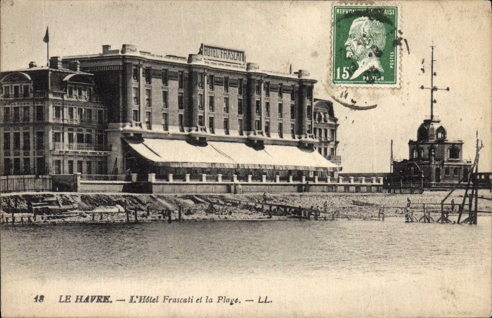 POSTAL Le Havre de la VENDIMIA el hotel de Frascati y la playa